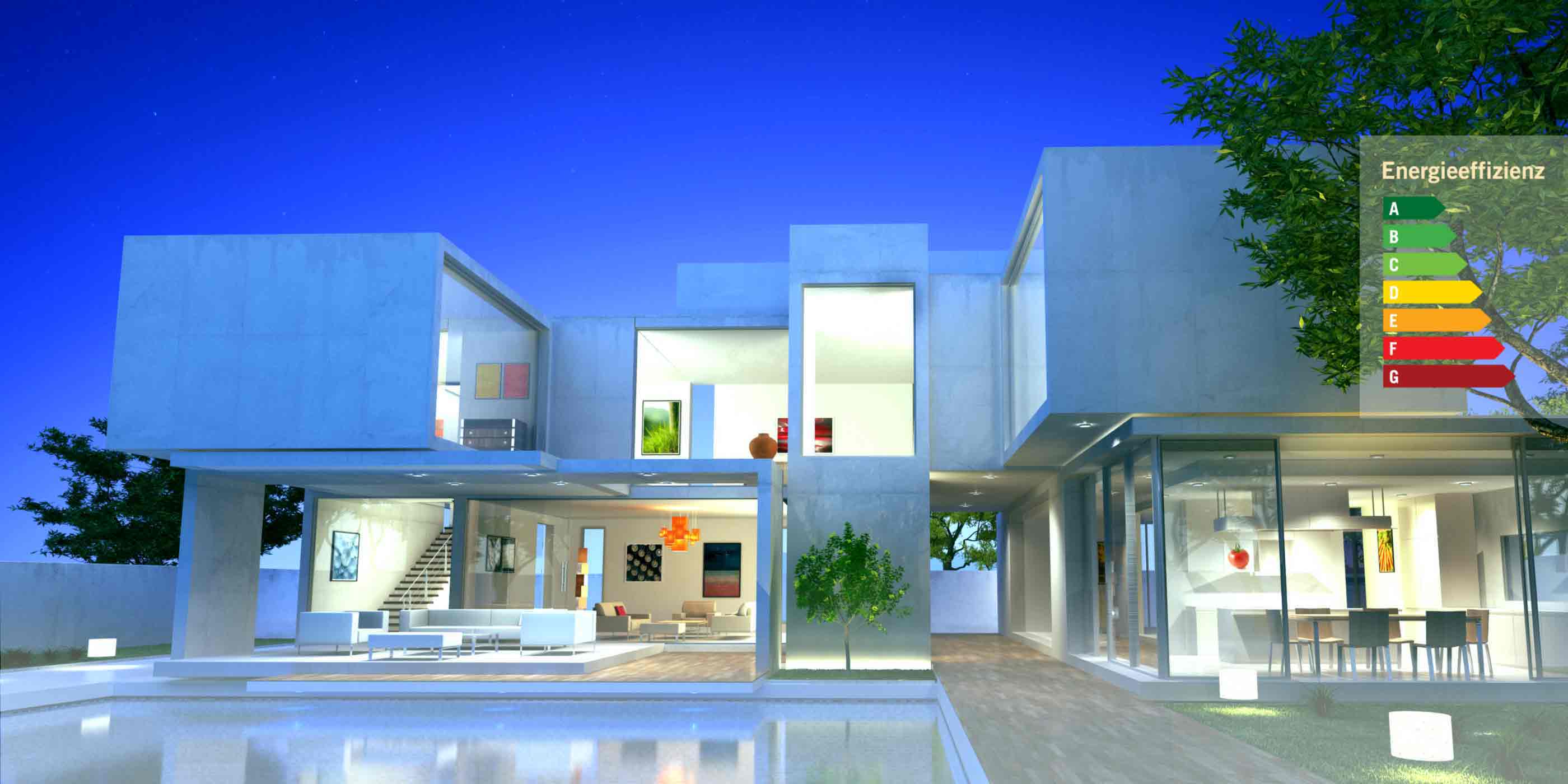 Gut ausgeleuchtetes modernes Haus mit großen Glasflächen vor Abendhimmel
